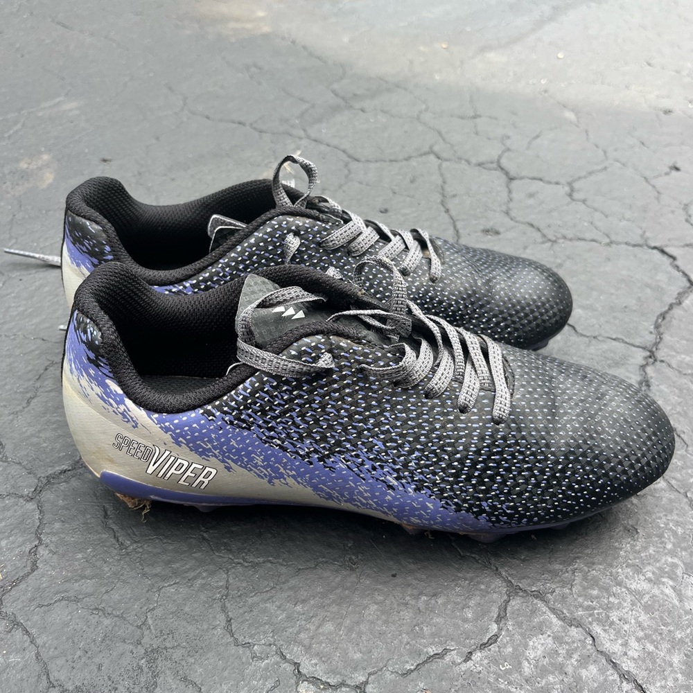 DSG soccer cleats size 5.5